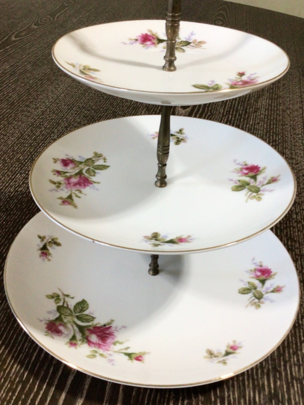 Vintage 3 Tiered White Floral Porcelain Cake Stand - Picture 3 of 10